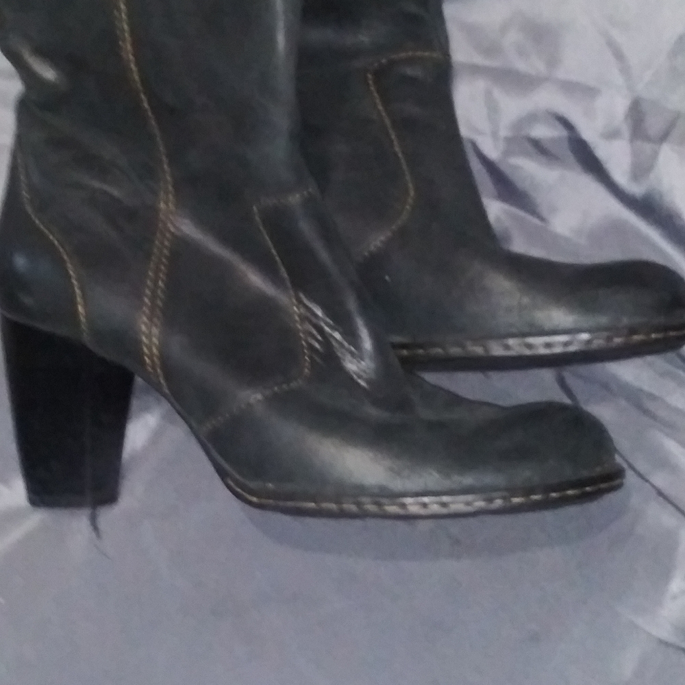 Born boots with heel